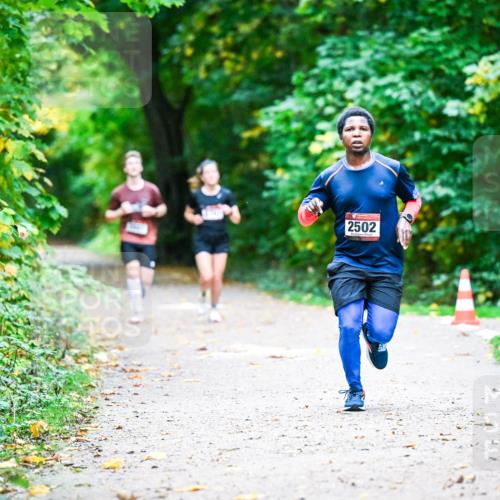 12.10.2025 - Bramfelder Halbmarathon 2025 Dr. Thomas Lammeyer http://msf.ph/oto/9344907 12.10.2025 10:13:04 Laufen 2502 meine-sportfotos.de