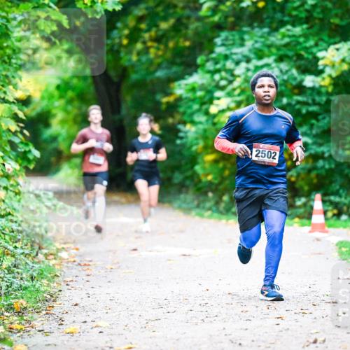 12.10.2025 - Bramfelder Halbmarathon 2025 Dr. Thomas Lammeyer http://msf.ph/oto/9344909 12.10.2025 10:13:05 Laufen 2502 meine-sportfotos.de