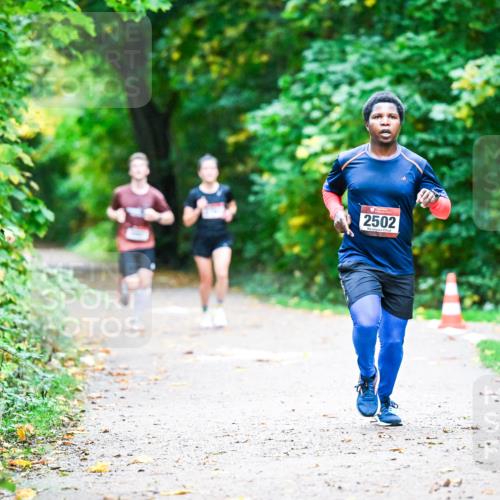 12.10.2025 - Bramfelder Halbmarathon 2025 Dr. Thomas Lammeyer http://msf.ph/oto/9344910 12.10.2025 10:13:05 Laufen 2502 meine-sportfotos.de