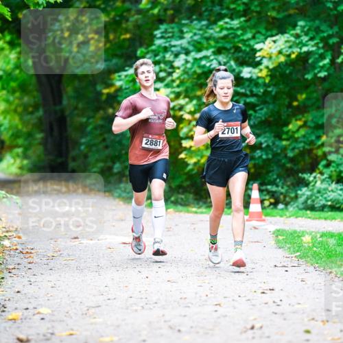 12.10.2025 - Bramfelder Halbmarathon 2025 Dr. Thomas Lammeyer http://msf.ph/oto/9344922 12.10.2025 10:13:08 Laufen 2881, 2701 meine-sportfotos.de