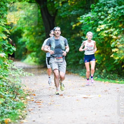 12.10.2025 - Bramfelder Halbmarathon 2025 Dr. Thomas Lammeyer http://msf.ph/oto/9344963 12.10.2025 10:13:27 Laufen 2954, 2985 meine-sportfotos.de