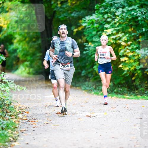 12.10.2025 - Bramfelder Halbmarathon 2025 Dr. Thomas Lammeyer http://msf.ph/oto/9344967 12.10.2025 10:13:28 Laufen 2954, 2985 meine-sportfotos.de
