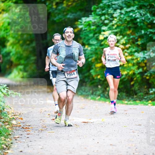12.10.2025 - Bramfelder Halbmarathon 2025 Dr. Thomas Lammeyer http://msf.ph/oto/9344971 12.10.2025 10:13:29 Laufen 2954, 2985 meine-sportfotos.de