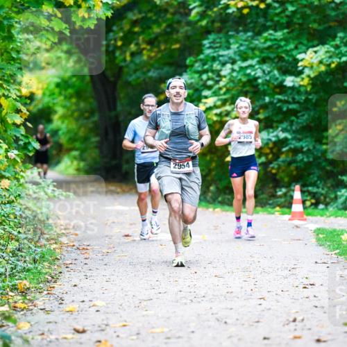 12.10.2025 - Bramfelder Halbmarathon 2025 Dr. Thomas Lammeyer http://msf.ph/oto/9344978 12.10.2025 10:13:30 Laufen 2954, 2985 meine-sportfotos.de