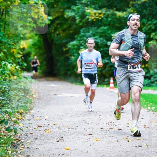12.10.2025 - Bramfelder Halbmarathon 2025 Dr. Thomas Lammeyer http://msf.ph/oto/9344996 12.10.2025 10:13:32 Laufen 2984, 2954 meine-sportfotos.de