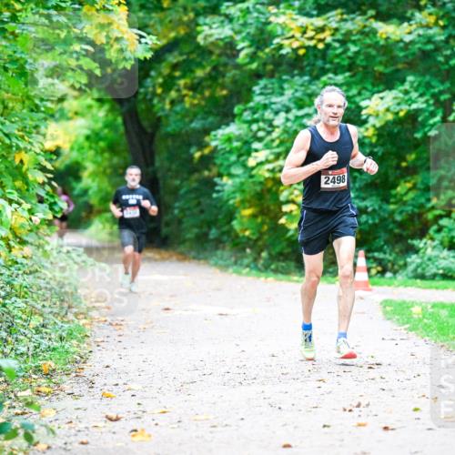 12.10.2025 - Bramfelder Halbmarathon 2025 Dr. Thomas Lammeyer http://msf.ph/oto/9345018 12.10.2025 10:13:40 Laufen 2498 meine-sportfotos.de