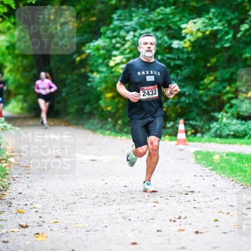 12.10.2025 - Bramfelder Halbmarathon 2025 Dr. Thomas Lammeyer http://msf.ph/oto/9345031 12.10.2025 10:13:45 Laufen 2432 meine-sportfotos.de