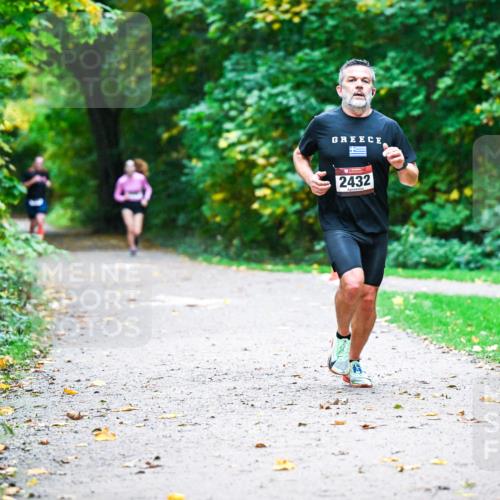 12.10.2025 - Bramfelder Halbmarathon 2025 Dr. Thomas Lammeyer http://msf.ph/oto/9345037 12.10.2025 10:13:45 Laufen 2432 meine-sportfotos.de
