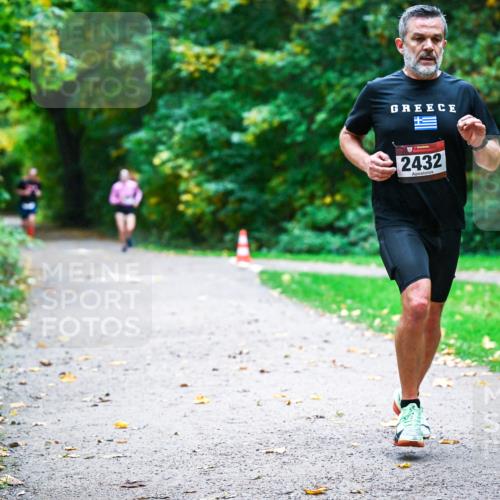 12.10.2025 - Bramfelder Halbmarathon 2025 Dr. Thomas Lammeyer http://msf.ph/oto/9345048 12.10.2025 10:13:47 Laufen 2432 meine-sportfotos.de