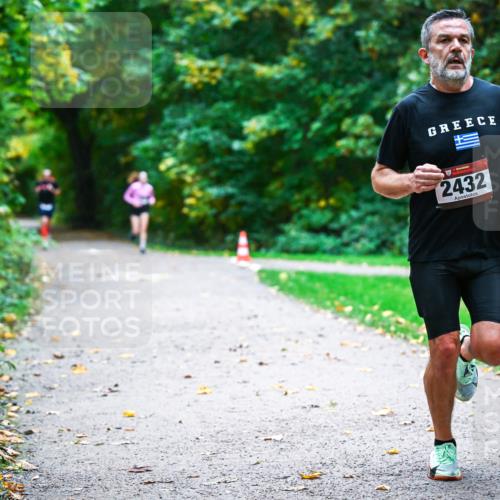 12.10.2025 - Bramfelder Halbmarathon 2025 Dr. Thomas Lammeyer http://msf.ph/oto/9345050 12.10.2025 10:13:47 Laufen 2432 meine-sportfotos.de
