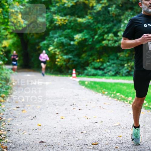 12.10.2025 - Bramfelder Halbmarathon 2025 Dr. Thomas Lammeyer http://msf.ph/oto/9345051 12.10.2025 10:13:47 Laufen 2432 meine-sportfotos.de