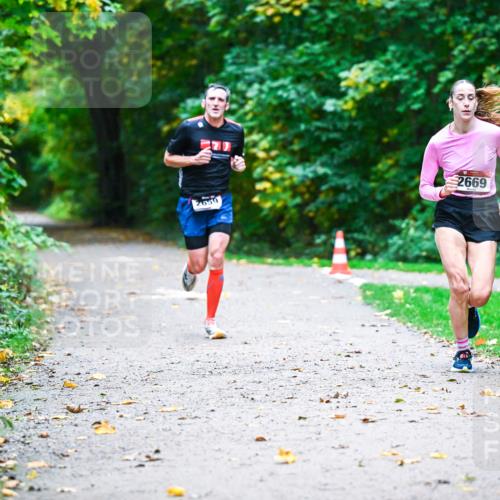 12.10.2025 - Bramfelder Halbmarathon 2025 Dr. Thomas Lammeyer http://msf.ph/oto/9345063 12.10.2025 10:13:53 Laufen 2659, 2669 meine-sportfotos.de