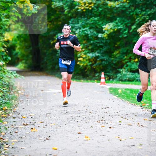 12.10.2025 - Bramfelder Halbmarathon 2025 Dr. Thomas Lammeyer http://msf.ph/oto/9345065 12.10.2025 10:13:53 Laufen 2659, 2669 meine-sportfotos.de