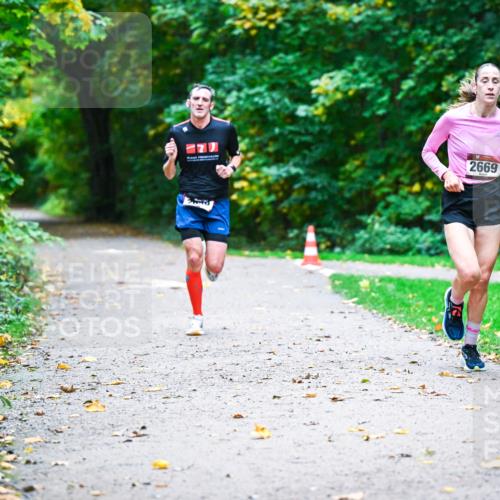 12.10.2025 - Bramfelder Halbmarathon 2025 Dr. Thomas Lammeyer http://msf.ph/oto/9345066 12.10.2025 10:13:54 Laufen 2669 meine-sportfotos.de