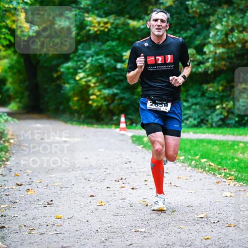 12.10.2025 - Bramfelder Halbmarathon 2025 Dr. Thomas Lammeyer http://msf.ph/oto/9345075 12.10.2025 10:13:56 Laufen 2659 meine-sportfotos.de