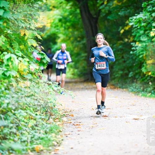 12.10.2025 - Bramfelder Halbmarathon 2025 Dr. Thomas Lammeyer http://msf.ph/oto/9345097 12.10.2025 10:14:17 Laufen 2452 meine-sportfotos.de