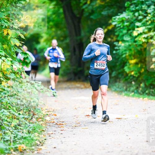 12.10.2025 - Bramfelder Halbmarathon 2025 Dr. Thomas Lammeyer http://msf.ph/oto/9345104 12.10.2025 10:14:18 Laufen 2452 meine-sportfotos.de