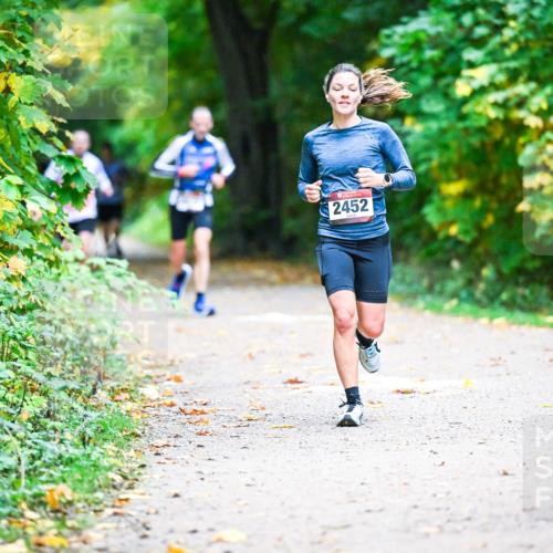 12.10.2025 - Bramfelder Halbmarathon 2025 Dr. Thomas Lammeyer http://msf.ph/oto/9345107 12.10.2025 10:14:18 Laufen 2452 meine-sportfotos.de