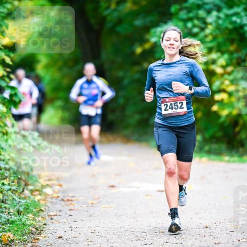 12.10.2025 - Bramfelder Halbmarathon 2025 Dr. Thomas Lammeyer http://msf.ph/oto/9345116 12.10.2025 10:14:19 Laufen 2452 meine-sportfotos.de