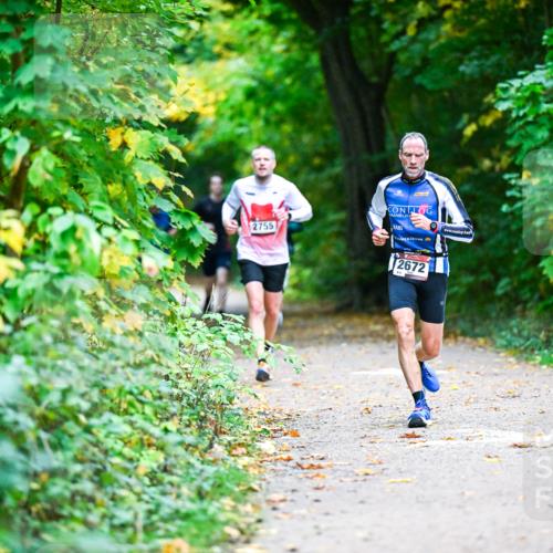 12.10.2025 - Bramfelder Halbmarathon 2025 Dr. Thomas Lammeyer http://msf.ph/oto/9345122 12.10.2025 10:14:21 Laufen 2755, 2672 meine-sportfotos.de