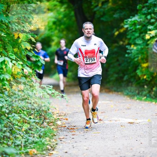 12.10.2025 - Bramfelder Halbmarathon 2025 Dr. Thomas Lammeyer http://msf.ph/oto/9345147 12.10.2025 10:14:25 Laufen 2755, 2672 meine-sportfotos.de