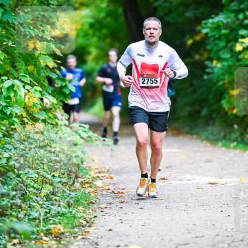 12.10.2025 - Bramfelder Halbmarathon 2025 Dr. Thomas Lammeyer http://msf.ph/oto/9345150 12.10.2025 10:14:26 Laufen 2755 meine-sportfotos.de