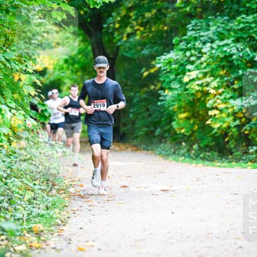 12.10.2025 - Bramfelder Halbmarathon 2025 Dr. Thomas Lammeyer http://msf.ph/oto/9345195 12.10.2025 10:14:39 Laufen 2919 meine-sportfotos.de