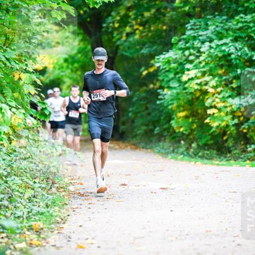 12.10.2025 - Bramfelder Halbmarathon 2025 Dr. Thomas Lammeyer http://msf.ph/oto/9345196 12.10.2025 10:14:39 Laufen 291 meine-sportfotos.de