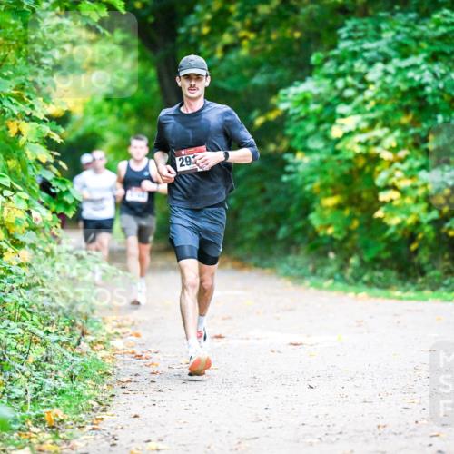 12.10.2025 - Bramfelder Halbmarathon 2025 Dr. Thomas Lammeyer http://msf.ph/oto/9345202 12.10.2025 10:14:40 Laufen 29 meine-sportfotos.de