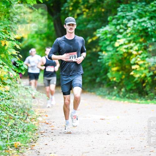 12.10.2025 - Bramfelder Halbmarathon 2025 Dr. Thomas Lammeyer http://msf.ph/oto/9345204 12.10.2025 10:14:40 Laufen 919, 31 meine-sportfotos.de