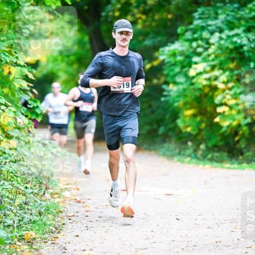 12.10.2025 - Bramfelder Halbmarathon 2025 Dr. Thomas Lammeyer http://msf.ph/oto/9345205 12.10.2025 10:14:40 Laufen 19 meine-sportfotos.de