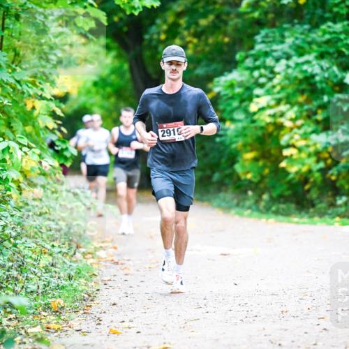 12.10.2025 - Bramfelder Halbmarathon 2025 Dr. Thomas Lammeyer http://msf.ph/oto/9345207 12.10.2025 10:14:40 Laufen 2919, 31 meine-sportfotos.de