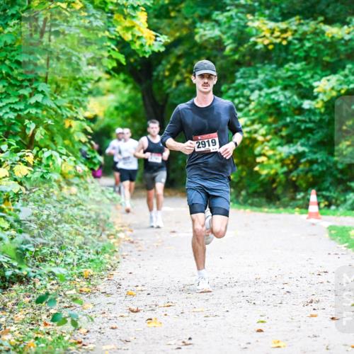 12.10.2025 - Bramfelder Halbmarathon 2025 Dr. Thomas Lammeyer http://msf.ph/oto/9345215 12.10.2025 10:14:41 Laufen 2919 meine-sportfotos.de