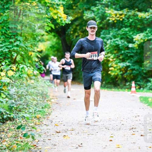 12.10.2025 - Bramfelder Halbmarathon 2025 Dr. Thomas Lammeyer http://msf.ph/oto/9345216 12.10.2025 10:14:41 Laufen 919 meine-sportfotos.de