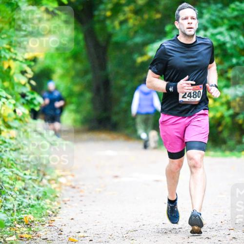 12.10.2025 - Bramfelder Halbmarathon 2025 Dr. Thomas Lammeyer http://msf.ph/oto/9345271 12.10.2025 10:14:52 Laufen 2480 meine-sportfotos.de