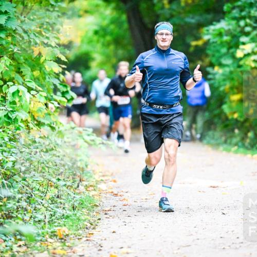 12.10.2025 - Bramfelder Halbmarathon 2025 Dr. Thomas Lammeyer http://msf.ph/oto/9345277 12.10.2025 10:15:00 Laufen 3 meine-sportfotos.de