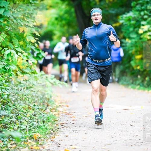 12.10.2025 - Bramfelder Halbmarathon 2025 Dr. Thomas Lammeyer http://msf.ph/oto/9345279 12.10.2025 10:15:00 Laufen  meine-sportfotos.de