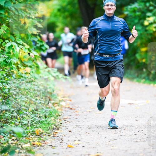 12.10.2025 - Bramfelder Halbmarathon 2025 Dr. Thomas Lammeyer http://msf.ph/oto/9345282 12.10.2025 10:15:00 Laufen  meine-sportfotos.de