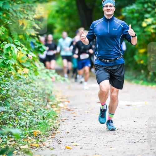 12.10.2025 - Bramfelder Halbmarathon 2025 Dr. Thomas Lammeyer http://msf.ph/oto/9345283 12.10.2025 10:15:00 Laufen  meine-sportfotos.de