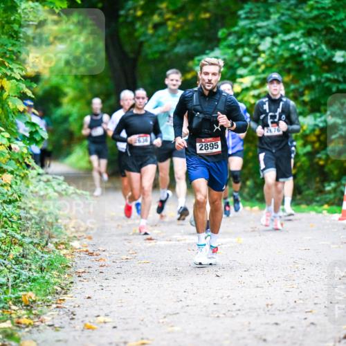 12.10.2025 - Bramfelder Halbmarathon 2025 Dr. Thomas Lammeyer http://msf.ph/oto/9345299 12.10.2025 10:15:05 Laufen 2895, 2676 meine-sportfotos.de