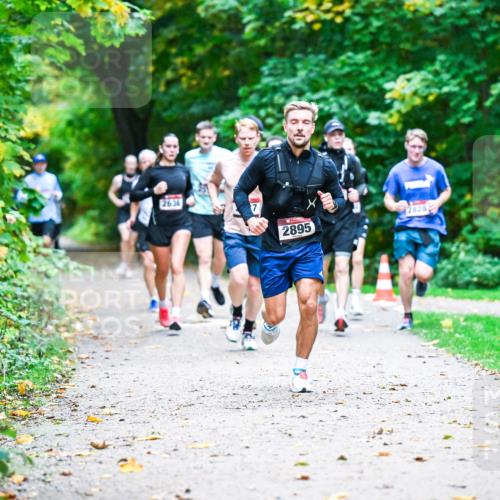 12.10.2025 - Bramfelder Halbmarathon 2025 Dr. Thomas Lammeyer http://msf.ph/oto/9345304 12.10.2025 10:15:06 Laufen 2636, 2895 meine-sportfotos.de