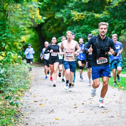 12.10.2025 - Bramfelder Halbmarathon 2025 Dr. Thomas Lammeyer http://msf.ph/oto/9345309 12.10.2025 10:15:07 Laufen 2636, 2437, 2895 meine-sportfotos.de