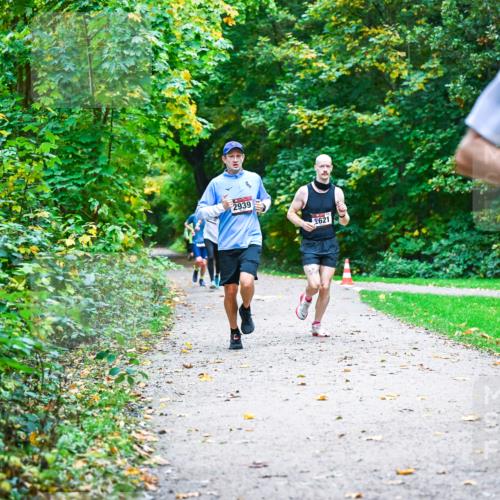 12.10.2025 - Bramfelder Halbmarathon 2025 Dr. Thomas Lammeyer http://msf.ph/oto/9345337 12.10.2025 10:15:13 Laufen 2939, 2621 meine-sportfotos.de