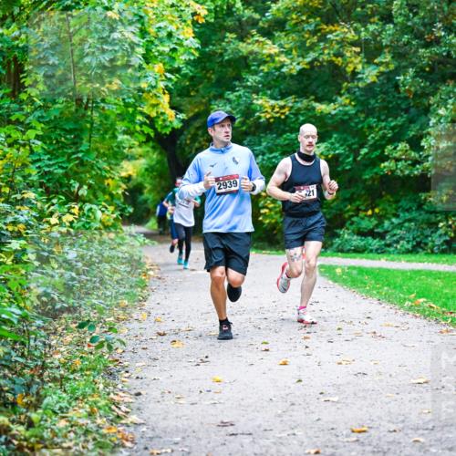 12.10.2025 - Bramfelder Halbmarathon 2025 Dr. Thomas Lammeyer http://msf.ph/oto/9345342 12.10.2025 10:15:14 Laufen 2939 meine-sportfotos.de