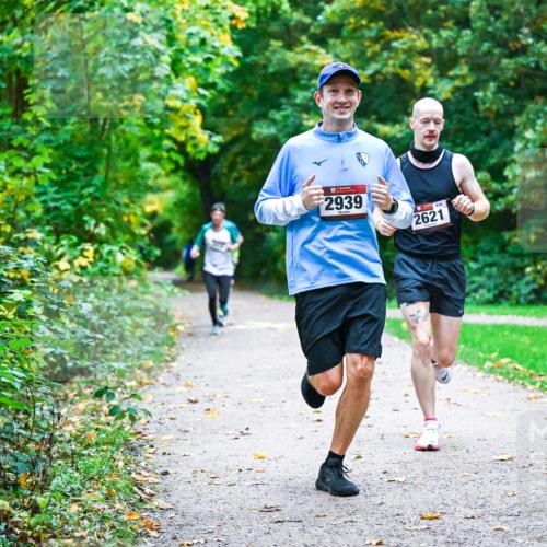 12.10.2025 - Bramfelder Halbmarathon 2025 Dr. Thomas Lammeyer http://msf.ph/oto/9345350 12.10.2025 10:15:15 Laufen 2939, 2621 meine-sportfotos.de