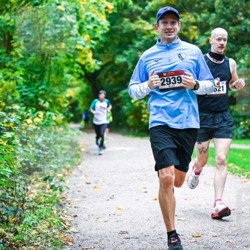 12.10.2025 - Bramfelder Halbmarathon 2025 Dr. Thomas Lammeyer http://msf.ph/oto/9345351 12.10.2025 10:15:15 Laufen 2939, 521 meine-sportfotos.de