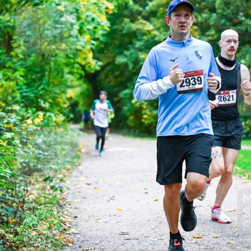 12.10.2025 - Bramfelder Halbmarathon 2025 Dr. Thomas Lammeyer http://msf.ph/oto/9345352 12.10.2025 10:15:15 Laufen 2939, 2621 meine-sportfotos.de