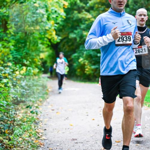 12.10.2025 - Bramfelder Halbmarathon 2025 Dr. Thomas Lammeyer http://msf.ph/oto/9345353 12.10.2025 10:15:16 Laufen 2939, 2621, 13 meine-sportfotos.de