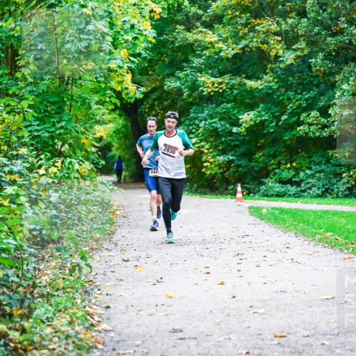12.10.2025 - Bramfelder Halbmarathon 2025 Dr. Thomas Lammeyer http://msf.ph/oto/9345359 12.10.2025 10:15:17 Laufen 2830 meine-sportfotos.de