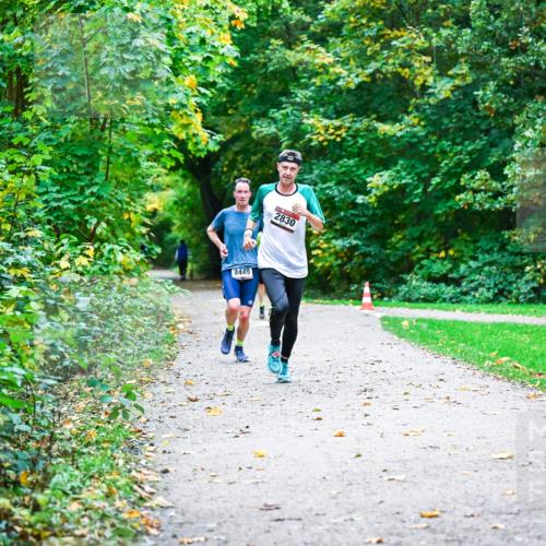 12.10.2025 - Bramfelder Halbmarathon 2025 Dr. Thomas Lammeyer http://msf.ph/oto/9345363 12.10.2025 10:15:18 Laufen 2449, 2830 meine-sportfotos.de